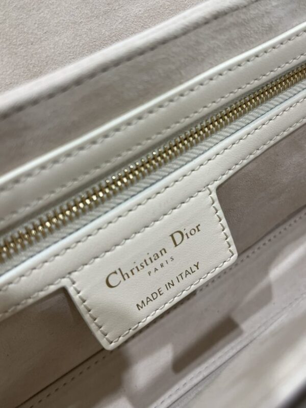Replica Dior 30 Montaigne Avenue Bag White - authentic-look luxury purse replica