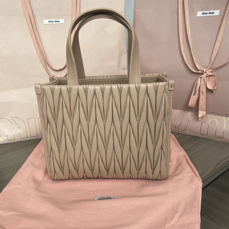 Replica Miu Miu Matelassé Tote Brown - realistic designer-inspired fake bag