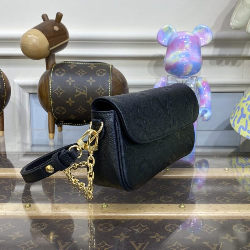 Replica Louis Vuitton Wallet on Chain Ivy Black - near-authentic luxury replica handbag