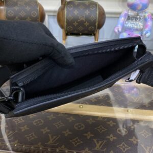 Replica Louis Vuitton Gaston Wearable Wallet Black - best quality luxury bag dupe