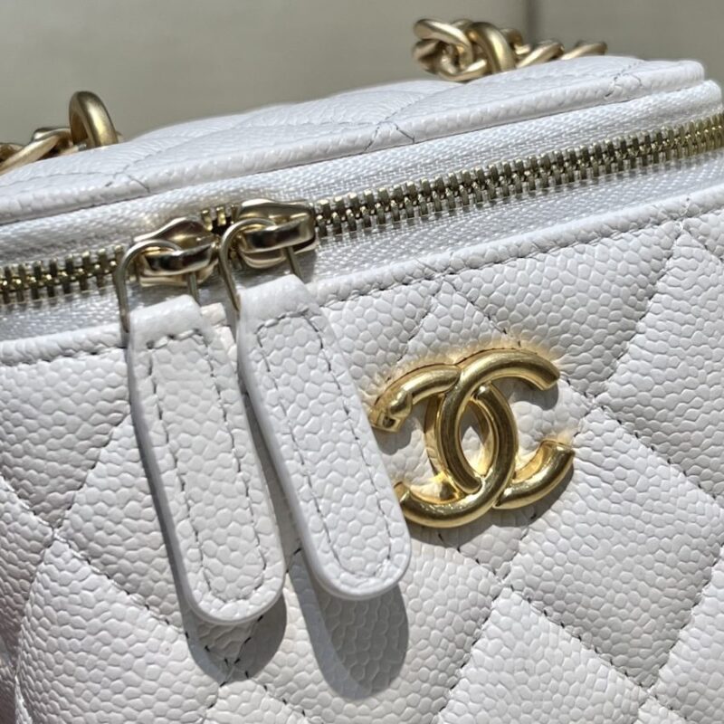Replica CHANEL 23P Heart Lipstick Bag White - ultra-realistic fake designer tote