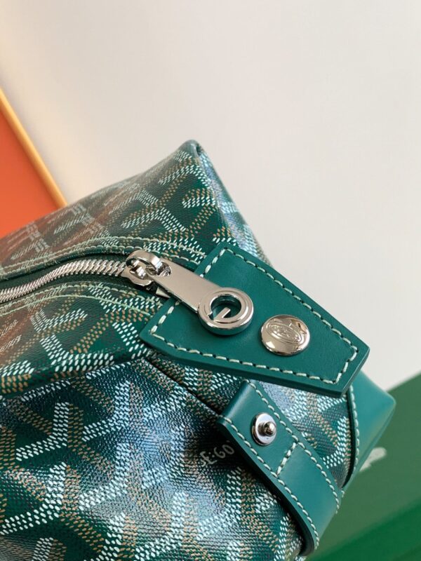 Replica Goyard Toiletry Bag Green - realistic designer-inspired fake bag