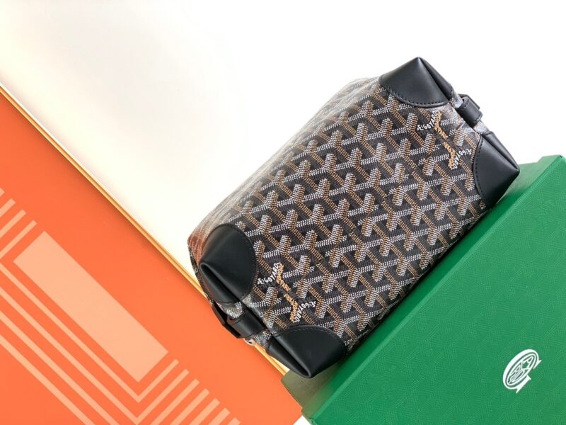 Replica Goyard Toiletry Bag Black - realistic designer-inspired fake bag