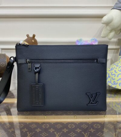 Replica Louis Vuitton Takeoff Pouch Black - best quality luxury bag dupe