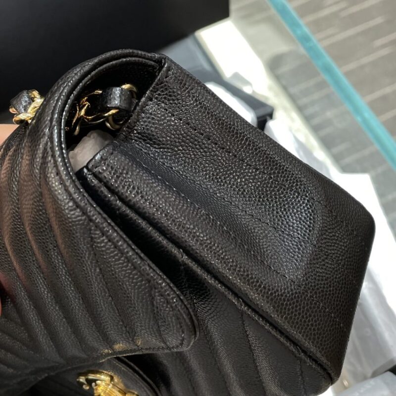 Replica CHANEL Classic Flap V 20cm - near-authentic luxury replica handbag
