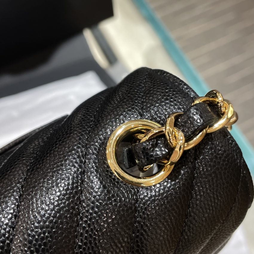 Replica CHANEL Classic Flap V 20cm - premium-grade designer purse dupe