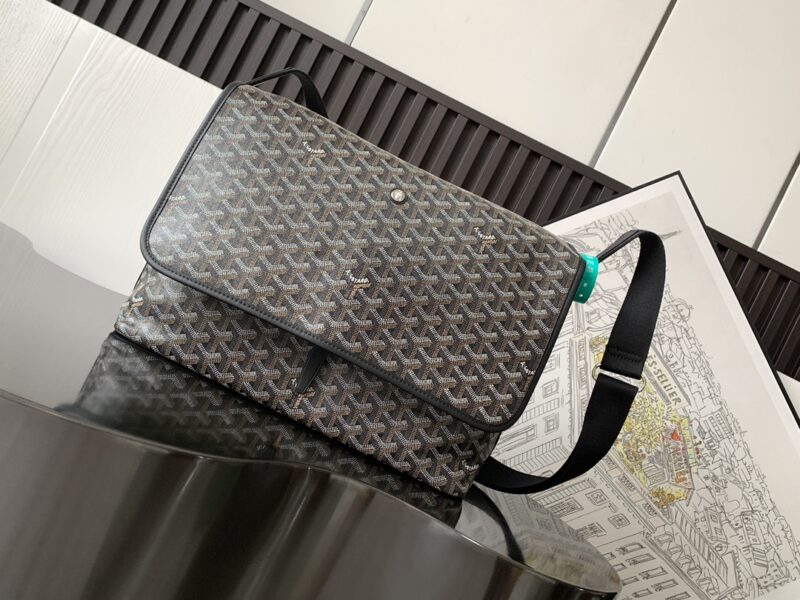 Replica Goyard Capetien Bag Black - realistic designer-inspired fake bag