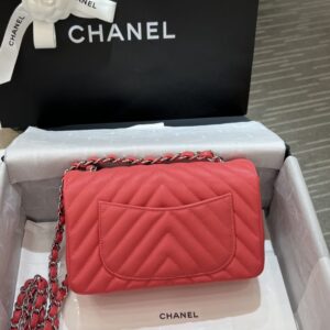 Replica CHANEL Classic Flap V 20cm Red - best-selling designer handbag dupe