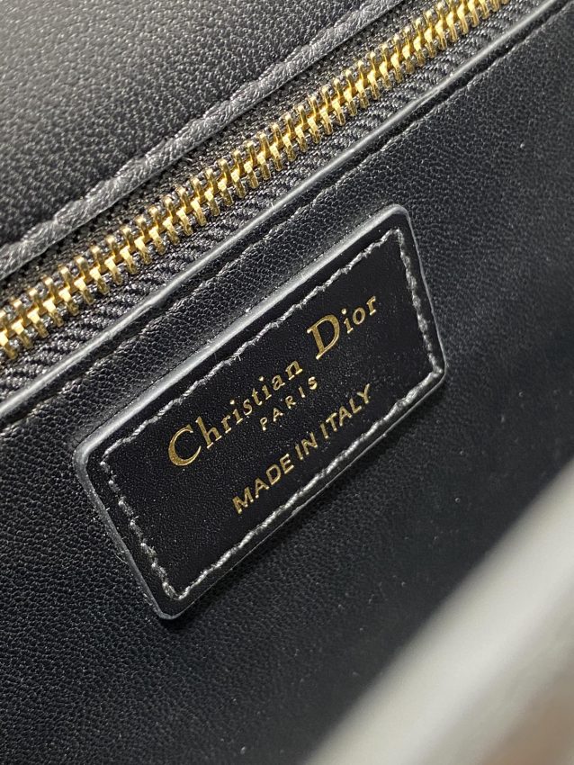 Replica Dior 30 Montaigne Back - premium 1:1 fake handbag model