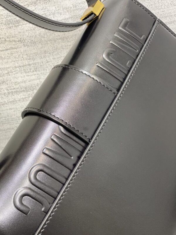 Replica Dior 30 Montaigne Back - high-accuracy replica luxury purse