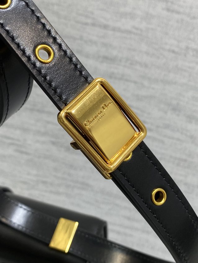 Replica Dior 30 Montaigne Back - best-selling designer handbag dupe