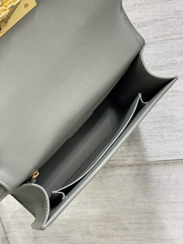 Replica Dior 30 Montaigne Grey - high-end fake designer purse