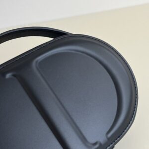 Replica Dior Signature Top Handle Black - high-quality designer bag clone