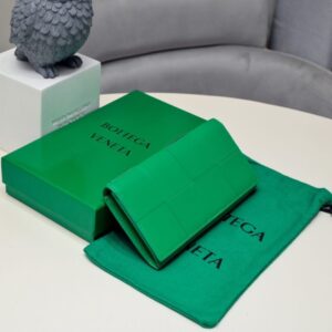 Replica Bottega Veneta Intrecciato Long Wallet - high-end fake designer purse