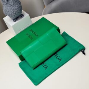 Replica Bottega Veneta Intrecciato Long Wallet - high-end fake designer purse