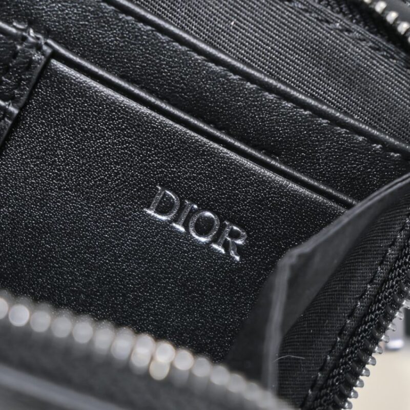 Replica Dior Zipped Pouch Diamond Black - authentic-look luxury purse replica