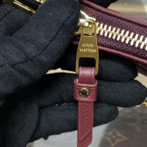 Replica Louis Vuitton Easy Pouch Bordeuax - near-authentic luxury replica handbag