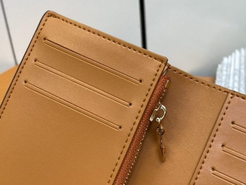 Replica Louis Vuitton Vertical Compact Wallet Black - high-accuracy replica luxury purse