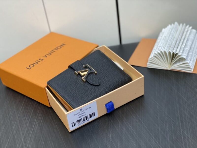Replica Louis Vuitton Vertical Compact Wallet Black - top-tier luxury replica shoulder bag