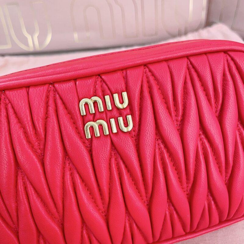 Replica Miu Miu Clutch Red - high-end fake designer purse