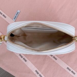 Replica Miu Miu Clutch White - authentic-look luxury purse replica