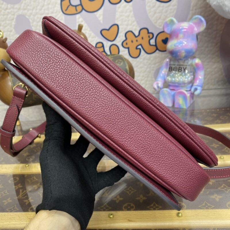 Replica Louis Vuitton Pochette Metis Bordeaux - near-authentic luxury replica handbag