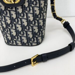 Replica Dior 30 Montaigne Amber Chain - ultra-realistic fake designer tote