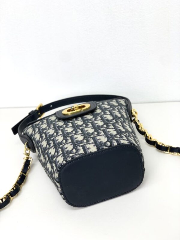 Replica Dior 30 Montaigne Amber Chain - high-quality designer bag clone
