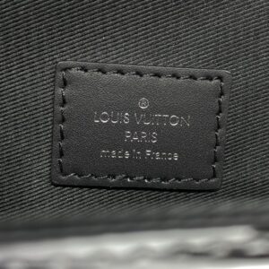 Replica Louis Vuitton Steamer Wearable Wallet II - high-quality designer bag clone