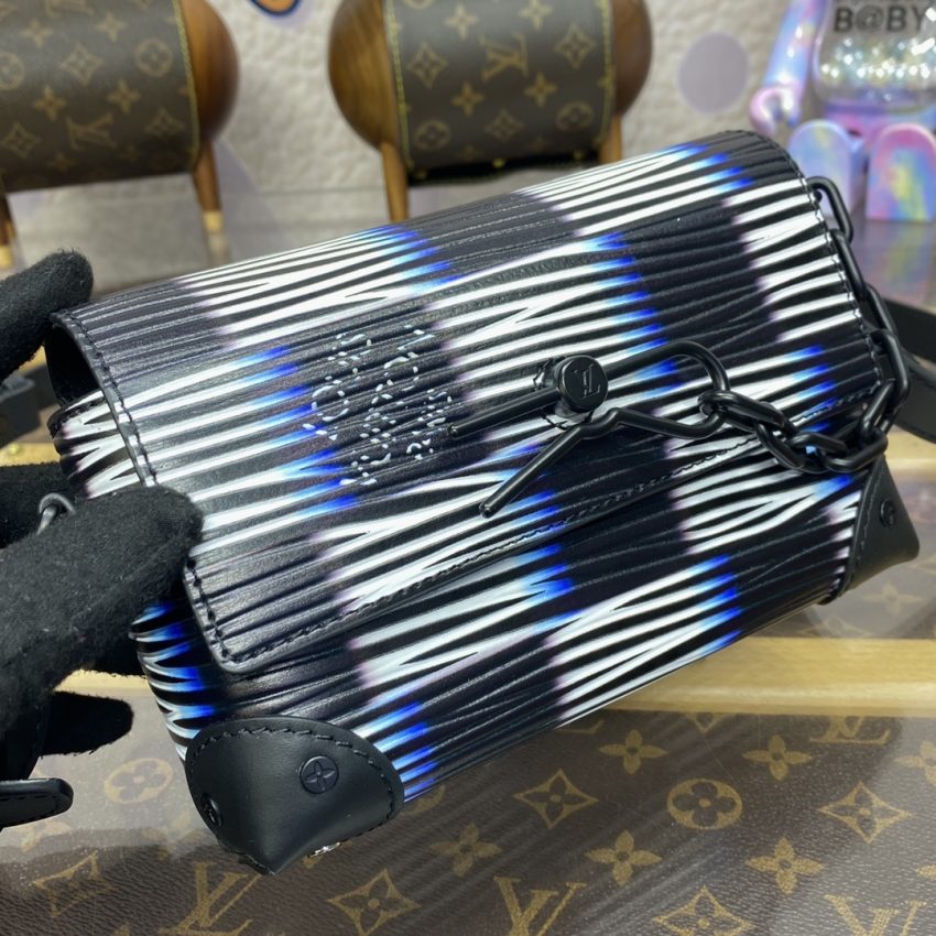 Replica Louis Vuitton Steamer Wearable Wallet II - best-selling designer handbag dupe