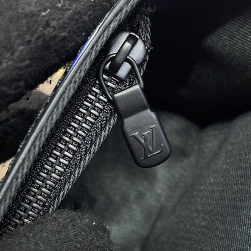 Replica Louis Vuitton Steamer Wearable Wallet II - top-rated replica designer bag