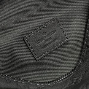 Replica Louis Vuitton Bumbag Discovery Black Canvas - near-authentic luxury replica handbag