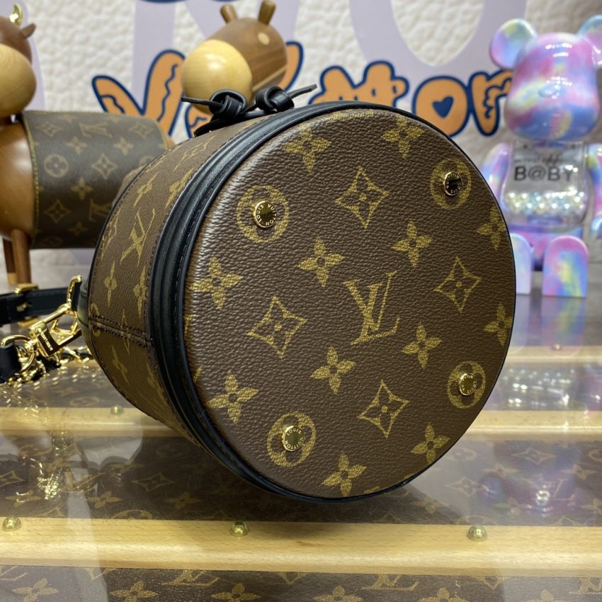 Replica Louis Vuitton CanoƩ Bucket Bag - realistic designer-inspired fake bag