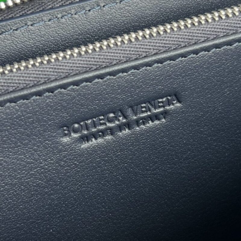 Replica Bottega Veneta Zip Long Wallet White&Blue - realistic designer-inspired fake bag