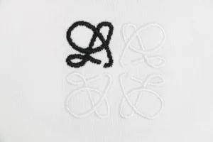 L Colorblock Large Logo Embroidery T-Shirt2.jpeg