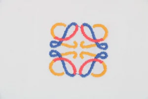 L Three-Color Floral Logo Embroidered T-Shirt6.jpeg