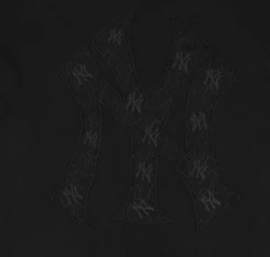 MLB NY Logo High-Low Hem Embroidered T-Shirt8.jpeg