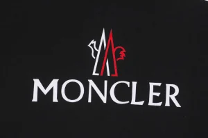 Mxxcler Red & White Rooster M Logo Print T-Shirt4.jpeg