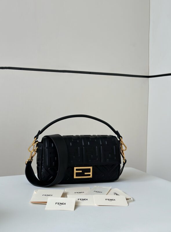 Replica Fendi Baguette Black - high-accuracy replica luxury purse