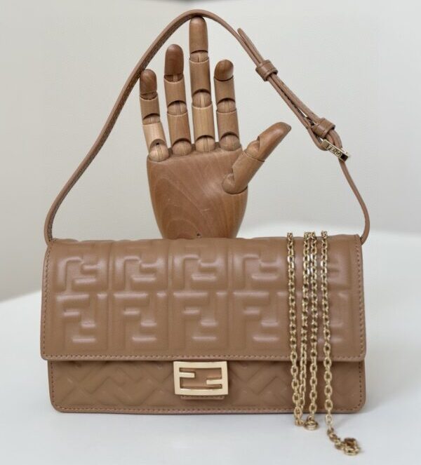 Replica Fendi Baguette Full Brown - ultra-realistic fake designer tote