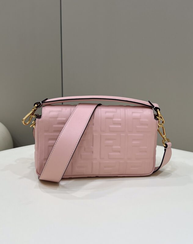 Replica Fendi Baguette Pink - ultra-realistic fake designer tote