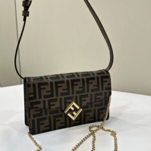 Replica Fendi Baguette Wallet on Chain - top-tier luxury replica shoulder bag