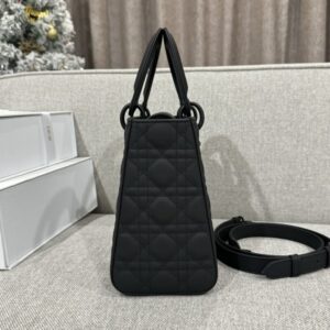 Replica Lady Dior Medium Ultramatte Black - ultra-realistic fake designer tote