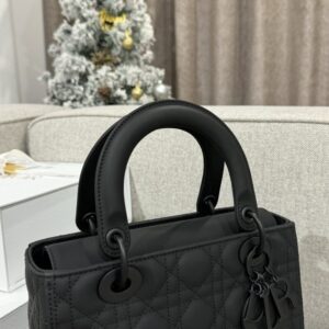Replica Lady Dior Medium Ultramatte Black - 1:1 designer replica handbag