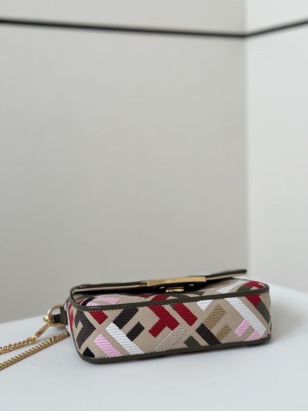 Replica Fendi Baguette Small Beige - elite superclone designer purse