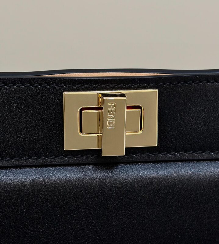 Replica Fendi Peekaboo Large Black - near-authentic luxury replica handbag