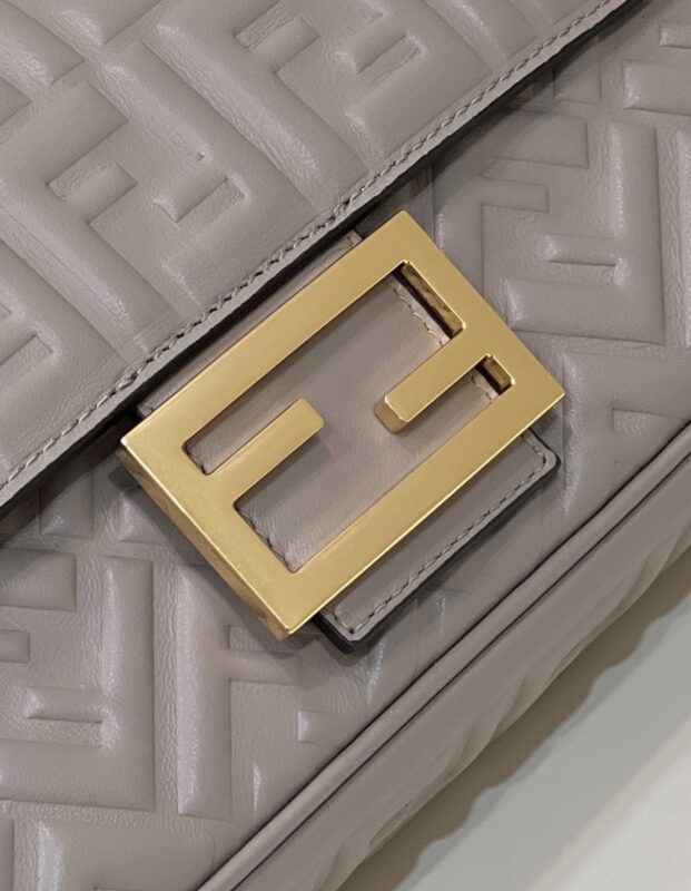 Replica Fendi Baguette Sliding Chain Beige - top-tier luxury replica shoulder bag