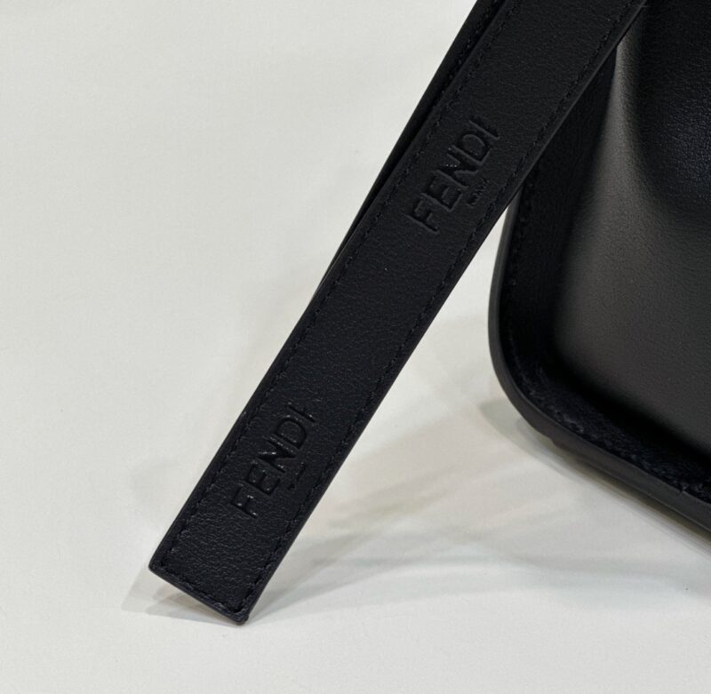 Replica Fendi Peekaboo Small Black - high-end fake designer purse