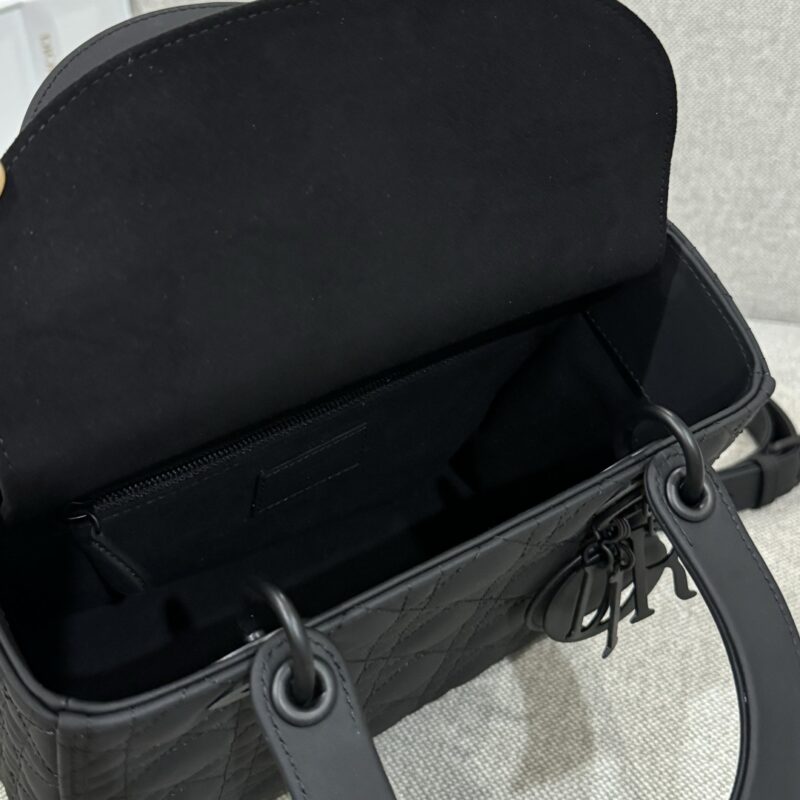 Replica Lady Dior Medium Ultramatte Black - high-quality designer bag clone
