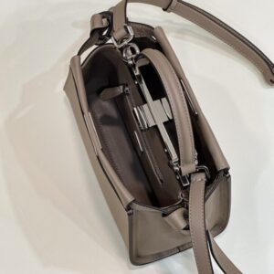 Replica Fendi Peekaboo Small Beige - realistic designer-inspired fake bag